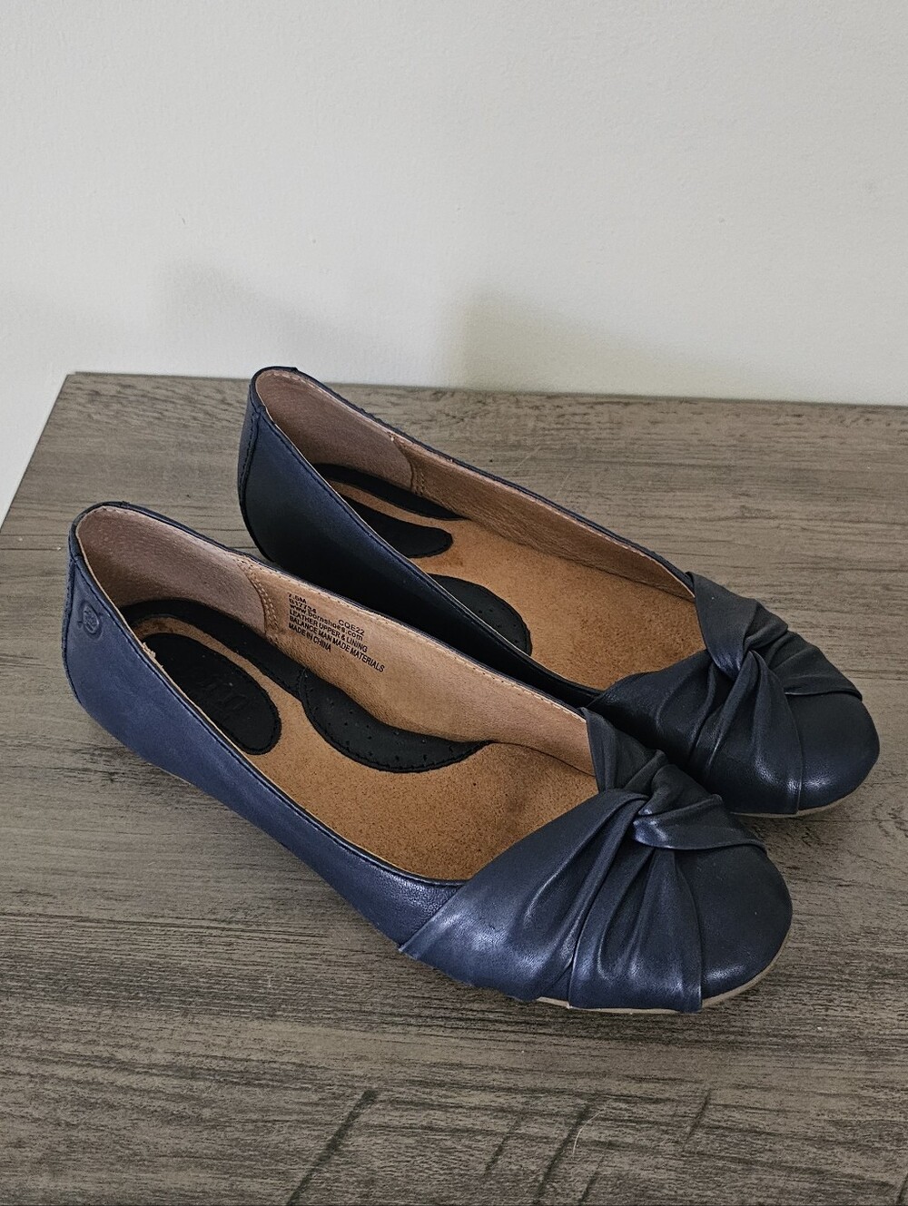Born Women's Lilly Leather Knot Front Ballet Flats in navy blue 7.5